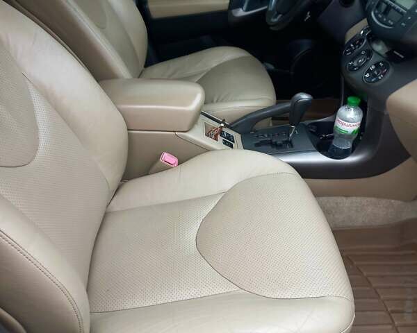 Чорний Тойота РАВ 4, об'ємом двигуна 2.36 л та пробігом 241 тис. км за 13600 $, фото 10 на Automoto.ua