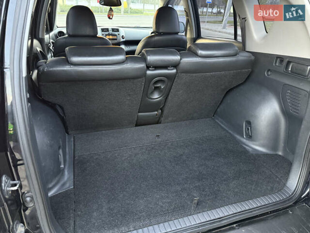 Черный Тойота РАВ 4, объемом двигателя 2 л и пробегом 173 тыс. км за 13300 $, фото 16 на Automoto.ua