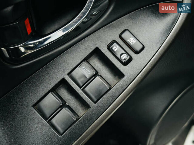 Черный Тойота РАВ 4, объемом двигателя 2.23 л и пробегом 249 тыс. км за 13800 $, фото 26 на Automoto.ua