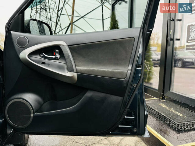 Черный Тойота РАВ 4, объемом двигателя 2.23 л и пробегом 249 тыс. км за 13800 $, фото 25 на Automoto.ua