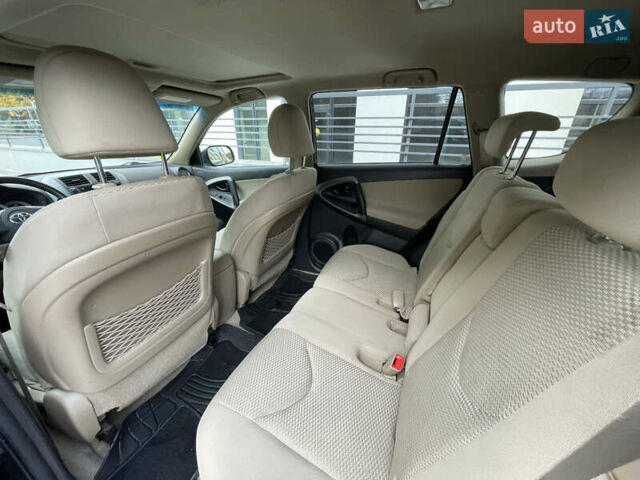 Черный Тойота РАВ 4, объемом двигателя 2.49 л и пробегом 220 тыс. км за 10500 $, фото 24 на Automoto.ua