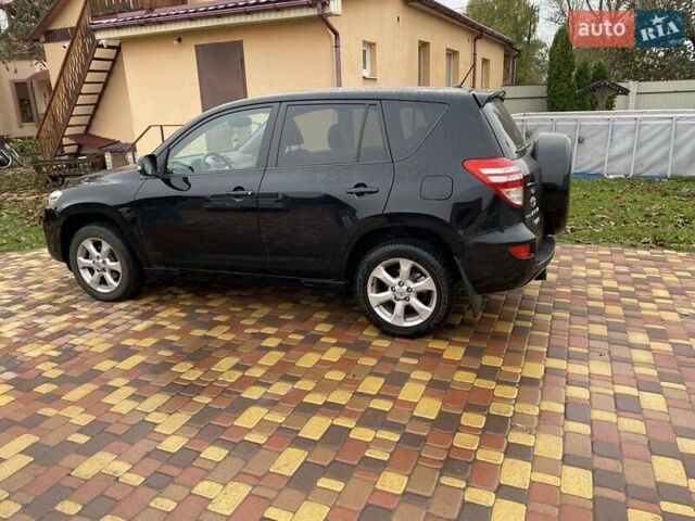 Черный Тойота РАВ 4, объемом двигателя 2 л и пробегом 224 тыс. км за 12500 $, фото 1 на Automoto.ua