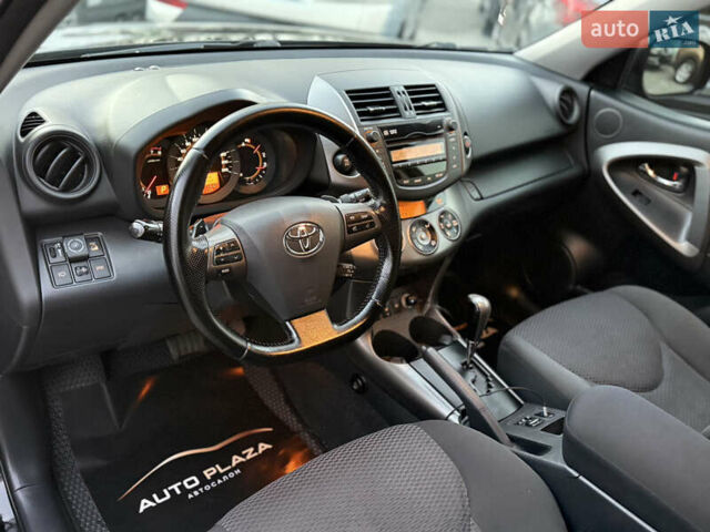 Черный Тойота РАВ 4, объемом двигателя 2 л и пробегом 184 тыс. км за 12900 $, фото 42 на Automoto.ua