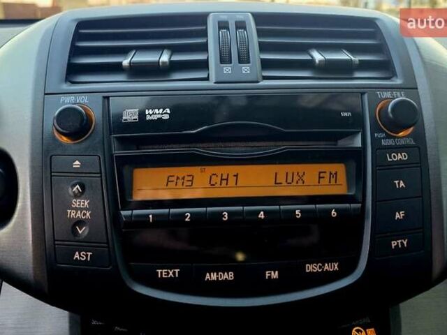 Черный Тойота РАВ 4, объемом двигателя 2.2 л и пробегом 182 тыс. км за 13950 $, фото 77 на Automoto.ua