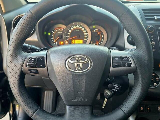 Черный Тойота РАВ 4, объемом двигателя 2.2 л и пробегом 182 тыс. км за 13950 $, фото 74 на Automoto.ua