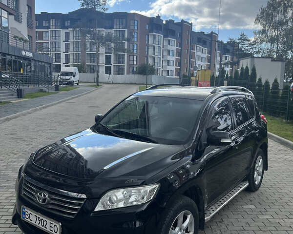Чорний Тойота РАВ 4, об'ємом двигуна 2 л та пробігом 138 тис. км за 11500 $, фото 1 на Automoto.ua