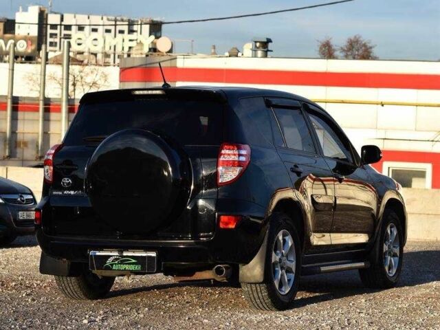 Чорний Тойота РАВ 4, об'ємом двигуна 2 л та пробігом 178 тис. км за 13850 $, фото 1 на Automoto.ua