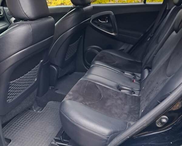 Чорний Тойота РАВ 4, об'ємом двигуна 2 л та пробігом 278 тис. км за 13500 $, фото 2 на Automoto.ua