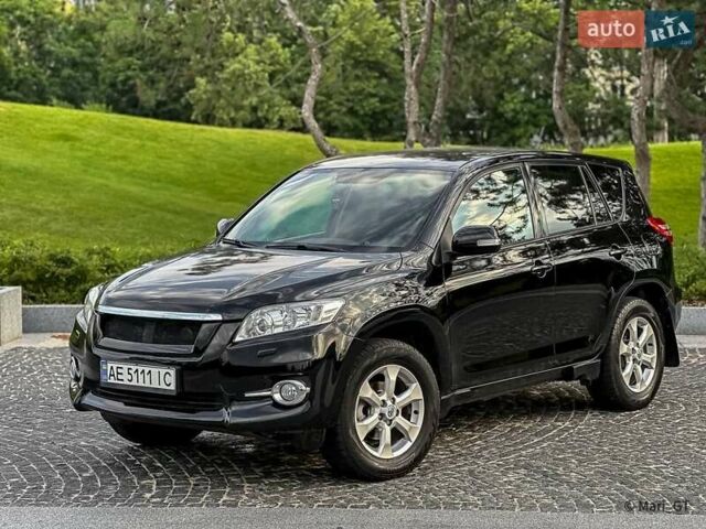 Чорний Тойота РАВ 4, об'ємом двигуна 2 л та пробігом 210 тис. км за 12500 $, фото 2 на Automoto.ua