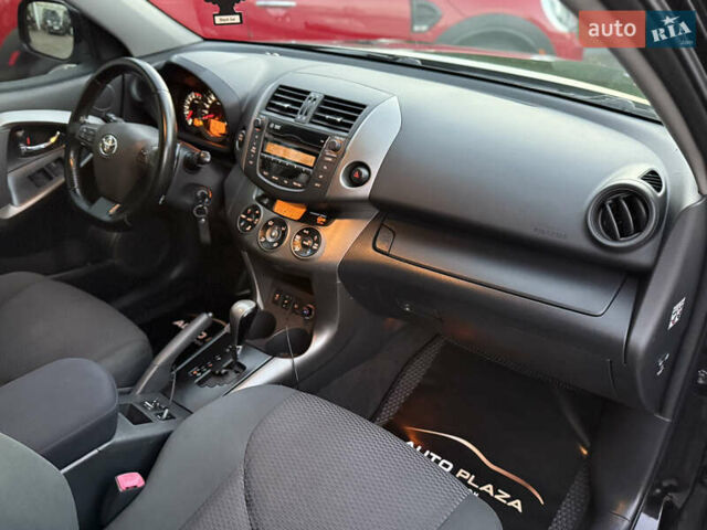 Черный Тойота РАВ 4, объемом двигателя 2 л и пробегом 184 тыс. км за 12900 $, фото 43 на Automoto.ua