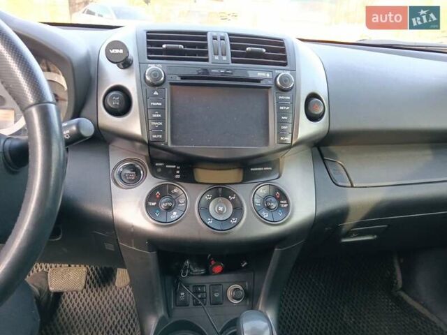 Черный Тойота РАВ 4, объемом двигателя 2 л и пробегом 192 тыс. км за 13500 $, фото 12 на Automoto.ua