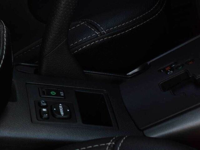 Чорний Тойота РАВ 4, об'ємом двигуна 2 л та пробігом 178 тис. км за 13850 $, фото 17 на Automoto.ua