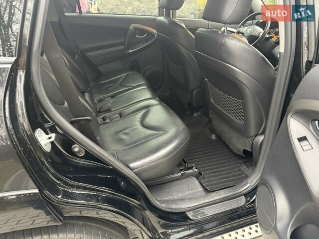 Черный Тойота РАВ 4, объемом двигателя 2.36 л и пробегом 155 тыс. км за 12500 $, фото 8 на Automoto.ua