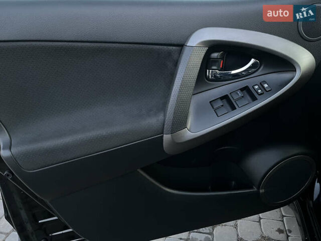 Черный Тойота РАВ 4, объемом двигателя 1.99 л и пробегом 120 тыс. км за 14900 $, фото 21 на Automoto.ua