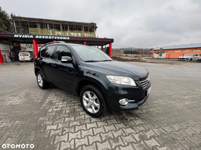 Чорний Тойота РАВ 4, об'ємом двигуна 2.2 л та пробігом 197 тис. км за 2770 $, фото 1 на Automoto.ua