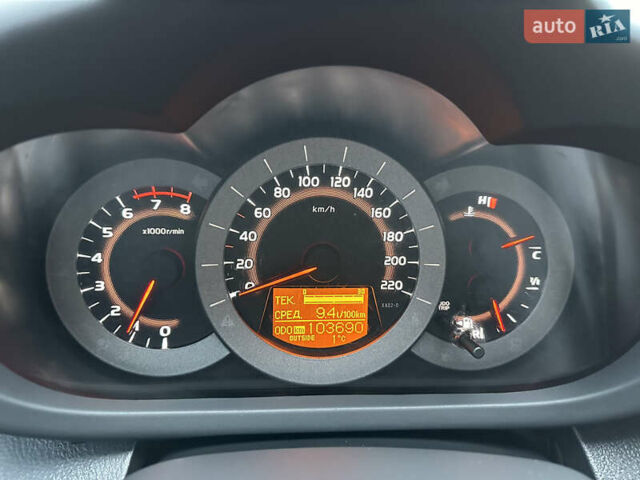 Чорний Тойота РАВ 4, об'ємом двигуна 2 л та пробігом 103 тис. км за 15700 $, фото 16 на Automoto.ua