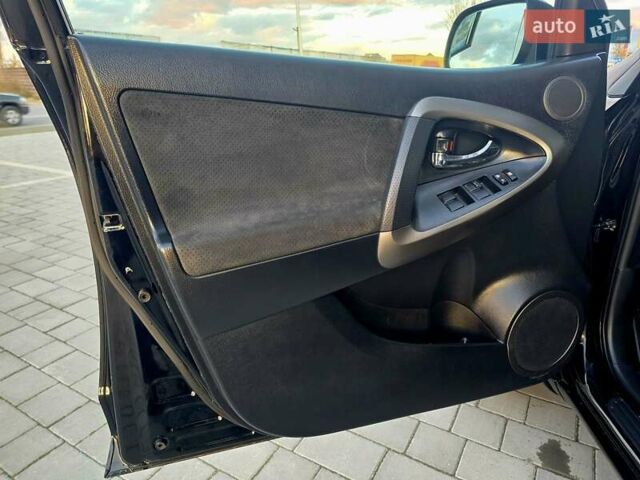 Черный Тойота РАВ 4, объемом двигателя 2.2 л и пробегом 182 тыс. км за 13950 $, фото 68 на Automoto.ua