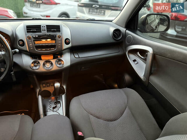 Черный Тойота РАВ 4, объемом двигателя 2 л и пробегом 184 тыс. км за 12900 $, фото 50 на Automoto.ua