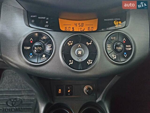 Черный Тойота РАВ 4, объемом двигателя 2.2 л и пробегом 182 тыс. км за 13950 $, фото 78 на Automoto.ua