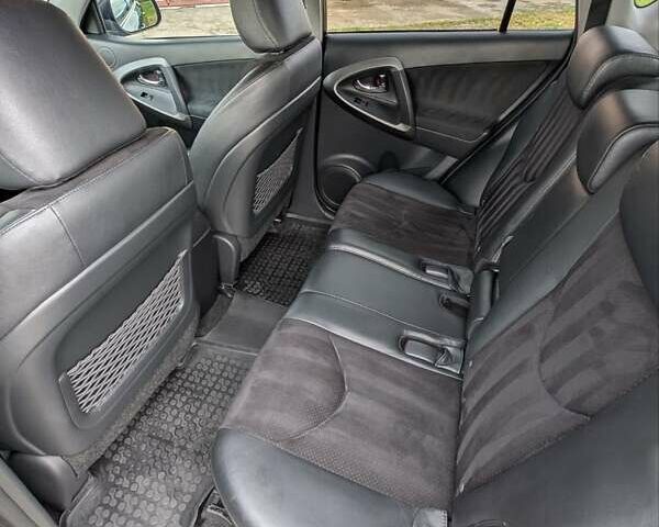 Чорний Тойота РАВ 4, об'ємом двигуна 2.2 л та пробігом 178 тис. км за 15000 $, фото 12 на Automoto.ua