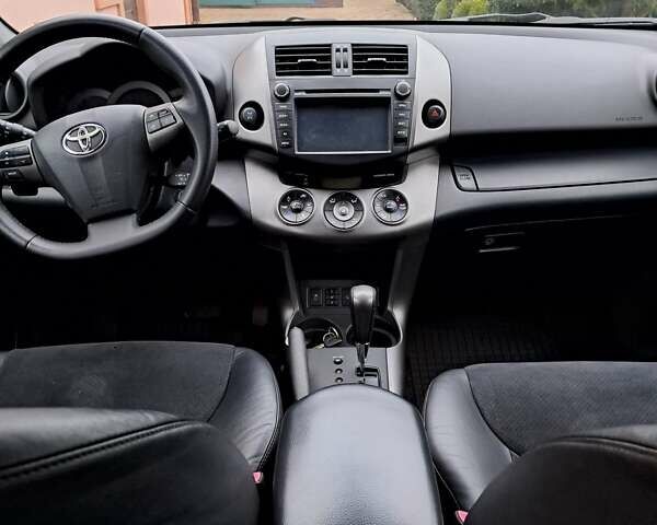 Чорний Тойота РАВ 4, об'ємом двигуна 2 л та пробігом 278 тис. км за 13500 $, фото 8 на Automoto.ua