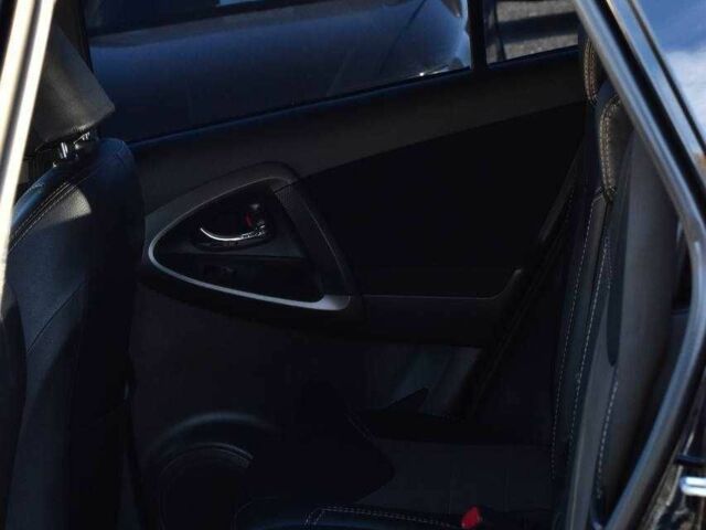 Чорний Тойота РАВ 4, об'ємом двигуна 2 л та пробігом 178 тис. км за 13850 $, фото 20 на Automoto.ua
