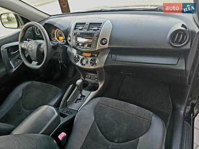Черный Тойота РАВ 4, объемом двигателя 2.2 л и пробегом 182 тыс. км за 13950 $, фото 48 на Automoto.ua
