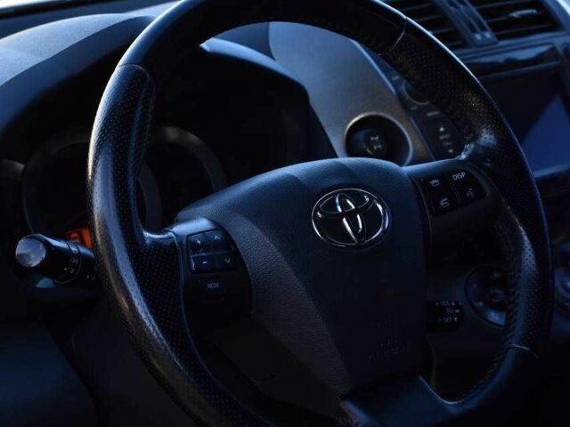Чорний Тойота РАВ 4, об'ємом двигуна 2 л та пробігом 178 тис. км за 13850 $, фото 6 на Automoto.ua