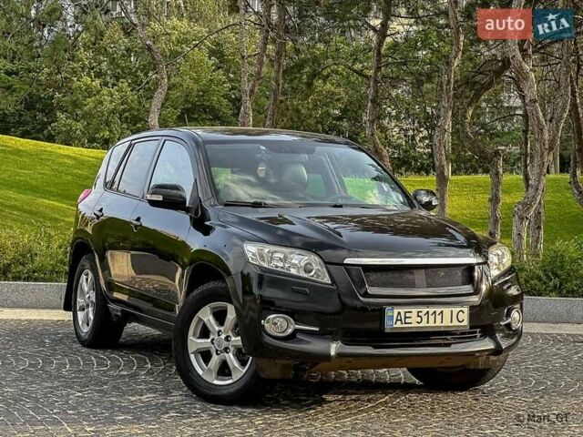 Чорний Тойота РАВ 4, об'ємом двигуна 2 л та пробігом 210 тис. км за 12500 $, фото 6 на Automoto.ua
