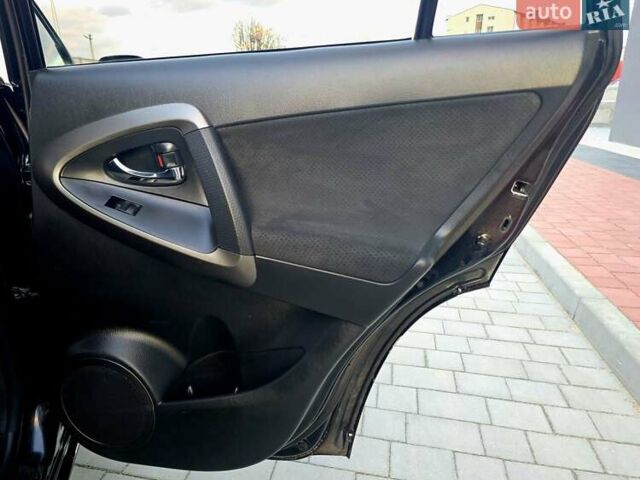 Черный Тойота РАВ 4, объемом двигателя 2.2 л и пробегом 182 тыс. км за 13950 $, фото 53 на Automoto.ua