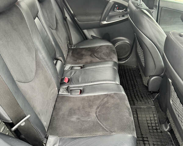 Черный Тойота РАВ 4, объемом двигателя 2 л и пробегом 73 тыс. км за 14800 $, фото 12 на Automoto.ua