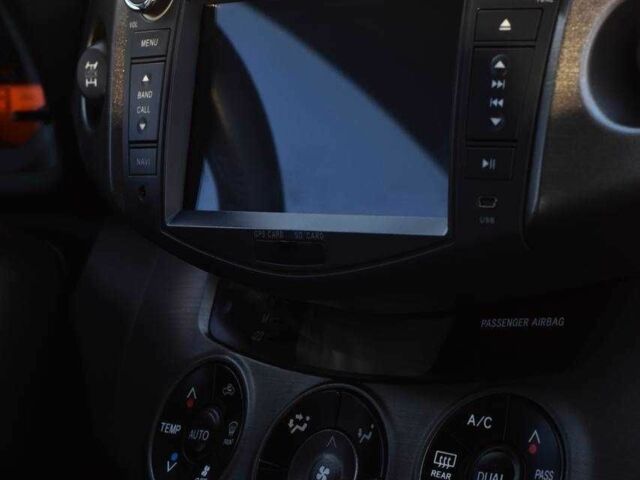 Чорний Тойота РАВ 4, об'ємом двигуна 2 л та пробігом 178 тис. км за 13850 $, фото 15 на Automoto.ua