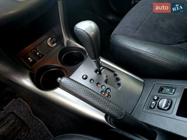 Черный Тойота РАВ 4, объемом двигателя 2.2 л и пробегом 182 тыс. км за 13950 $, фото 80 на Automoto.ua