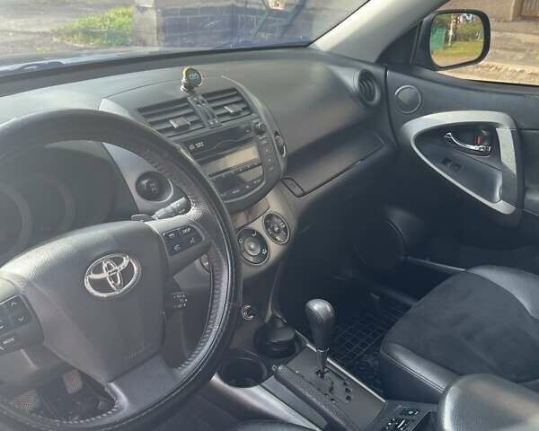 Черный Тойота РАВ 4, объемом двигателя 2 л и пробегом 176 тыс. км за 12500 $, фото 9 на Automoto.ua