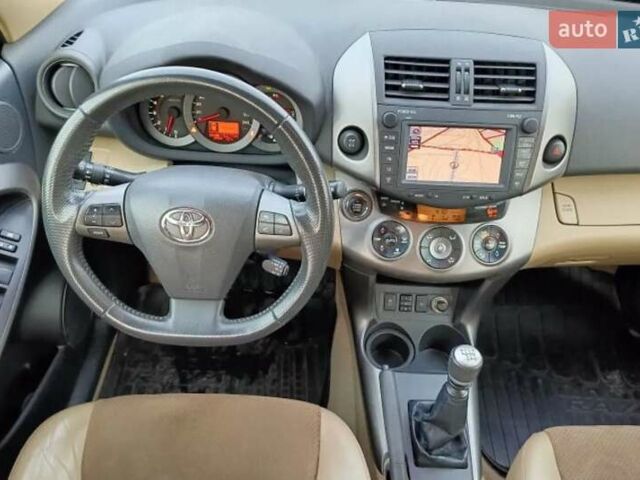 Чорний Тойота РАВ 4, об'ємом двигуна 0 л та пробігом 183 тис. км за 8350 $, фото 5 на Automoto.ua