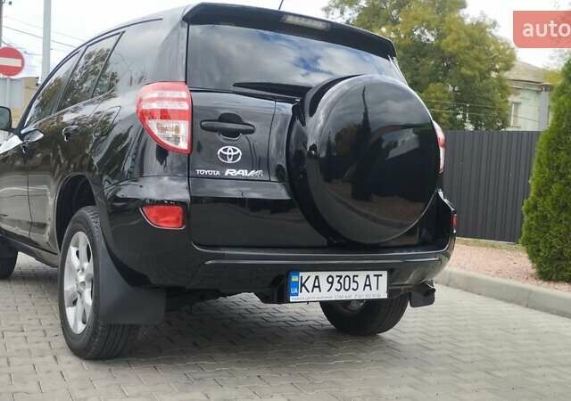 Чорний Тойота РАВ 4, об'ємом двигуна 2 л та пробігом 184 тис. км за 12500 $, фото 7 на Automoto.ua