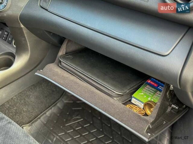 Чорний Тойота РАВ 4, об'ємом двигуна 2 л та пробігом 210 тис. км за 12500 $, фото 42 на Automoto.ua