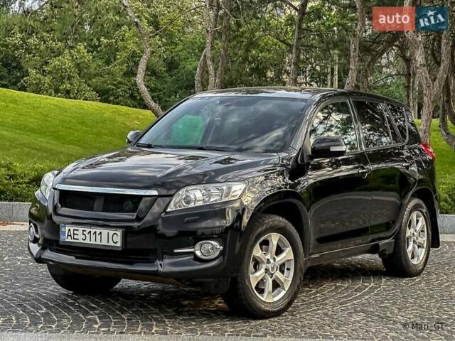 Чорний Тойота РАВ 4, об'ємом двигуна 2 л та пробігом 210 тис. км за 12500 $, фото 4 на Automoto.ua
