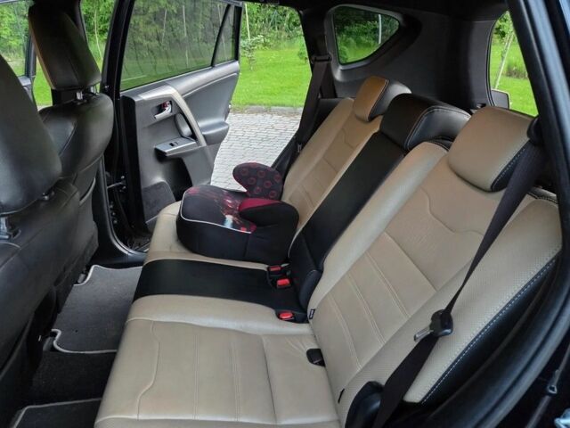 Чорний Тойота РАВ 4, об'ємом двигуна 2.2 л та пробігом 197 тис. км за 2770 $, фото 6 на Automoto.ua