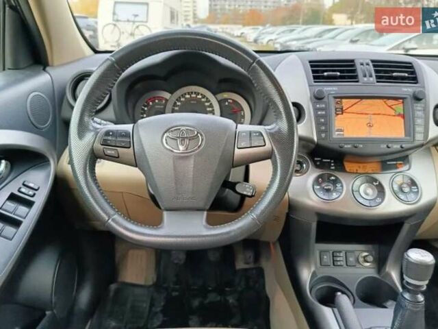 Чорний Тойота РАВ 4, об'ємом двигуна 0 л та пробігом 183 тис. км за 8350 $, фото 6 на Automoto.ua