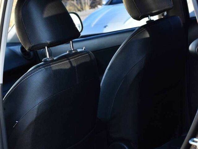 Чорний Тойота РАВ 4, об'ємом двигуна 2 л та пробігом 178 тис. км за 13850 $, фото 18 на Automoto.ua