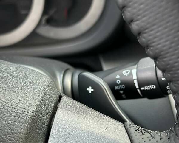 Чорний Тойота РАВ 4, об'ємом двигуна 2 л та пробігом 210 тис. км за 12500 $, фото 51 на Automoto.ua