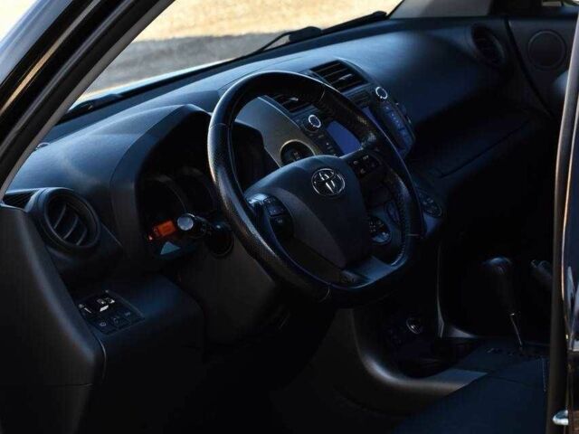 Чорний Тойота РАВ 4, об'ємом двигуна 2 л та пробігом 178 тис. км за 13850 $, фото 9 на Automoto.ua