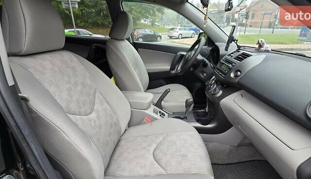 Черный Тойота РАВ 4, объемом двигателя 2.49 л и пробегом 160 тыс. км за 12500 $, фото 5 на Automoto.ua