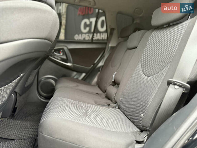 Черный Тойота РАВ 4, объемом двигателя 2.2 л и пробегом 253 тыс. км за 13990 $, фото 11 на Automoto.ua