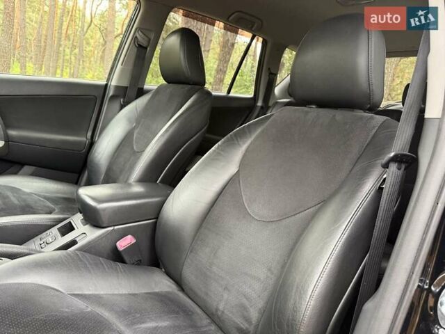Чорний Тойота РАВ 4, об'ємом двигуна 2 л та пробігом 153 тис. км за 12900 $, фото 17 на Automoto.ua