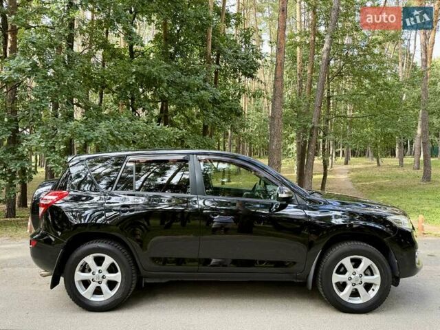 Черный Тойота РАВ 4, объемом двигателя 2 л и пробегом 153 тыс. км за 13750 $, фото 3 на Automoto.ua