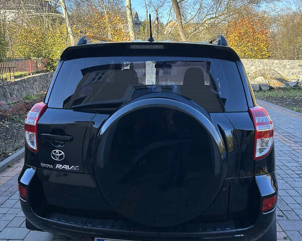 Черный Тойота РАВ 4, объемом двигателя 2 л и пробегом 122 тыс. км за 13700 $, фото 12 на Automoto.ua