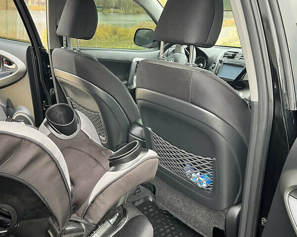 Чорний Тойота РАВ 4, об'ємом двигуна 1.99 л та пробігом 188 тис. км за 15500 $, фото 9 на Automoto.ua