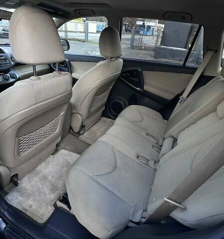 Чорний Тойота РАВ 4, об'ємом двигуна 2.49 л та пробігом 155 тис. км за 11800 $, фото 10 на Automoto.ua